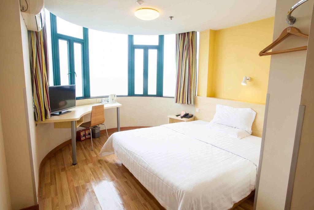7Days Inn Dalian Wafangdian Railway Station Номер фото